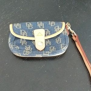 Dooney&bourke weistlet